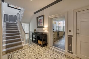 Practical House Selling Habits for Faster Results