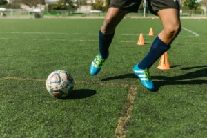 Smart Football Training Drills for Faster Match Fitness