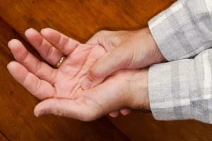 Vitamin B12 Deficiency Symptoms: Tingling Hands, Fatigue, and Brain Fog